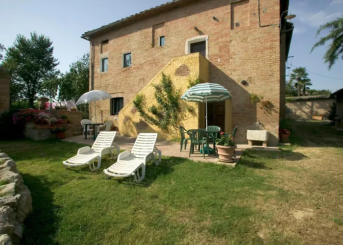 Agriturismo La Grotta Di Montecchino Siena